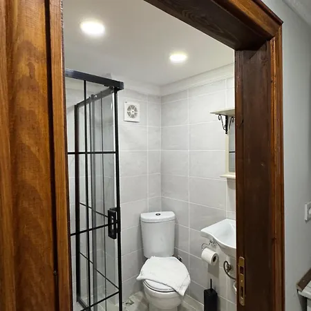 بيت شباب Perahomes *