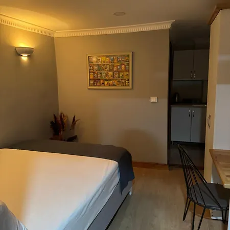 Perahomes Hostel *