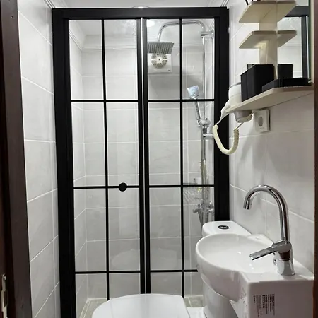 Perahomes Hostel *