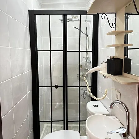 بيت شباب Perahomes