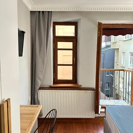 بيت شباب Perahomes