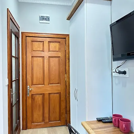Perahomes بيت شباب *