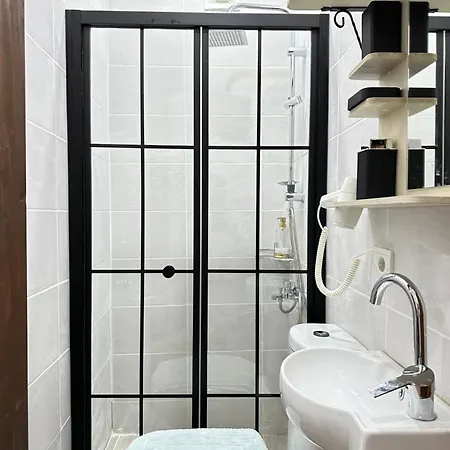بيت شباب Perahomes