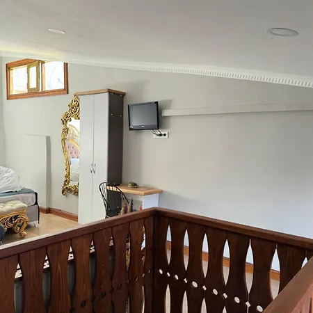 Perahomes Hostel *